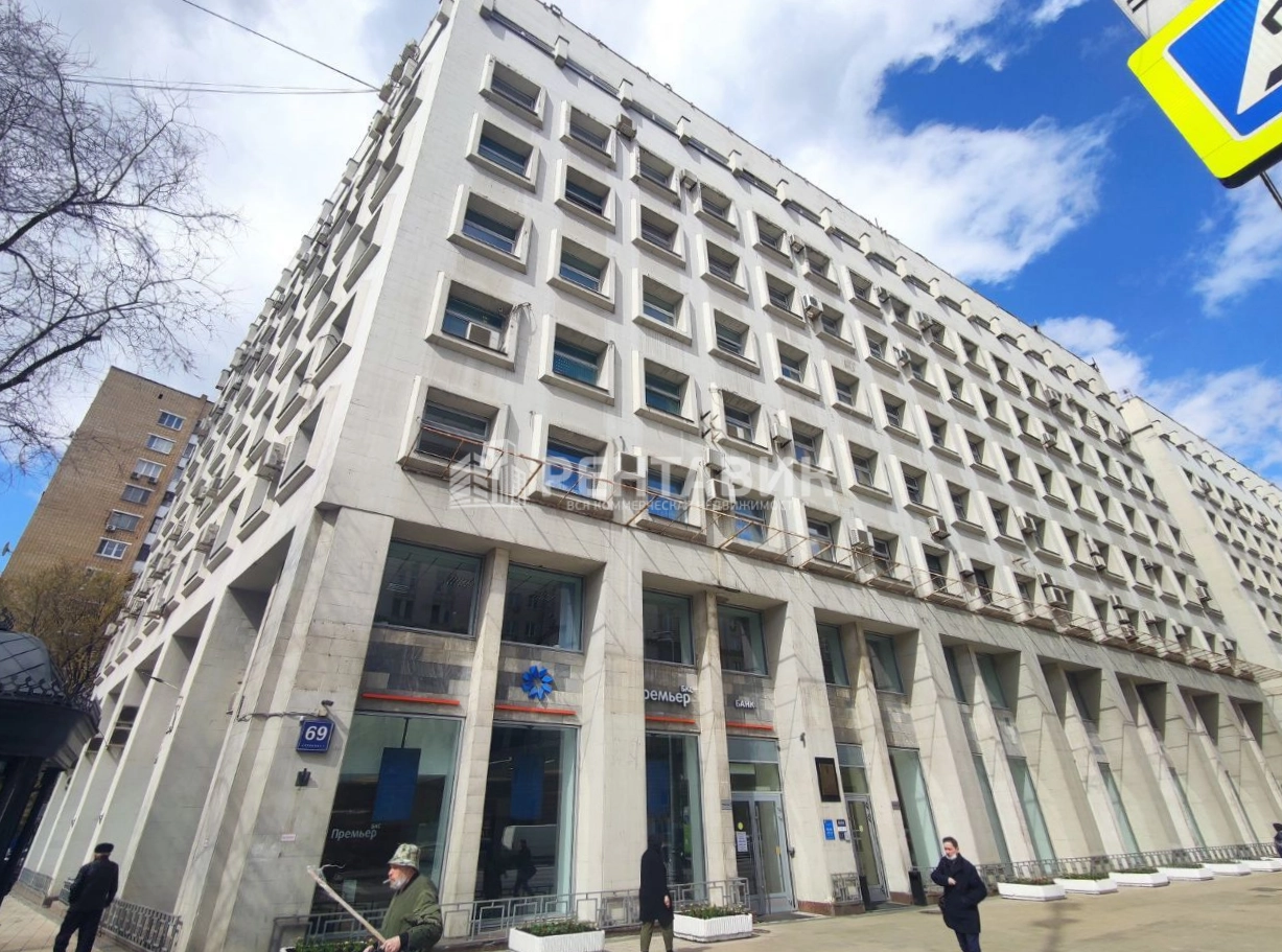 фасад дома, здание по адресу г Москва, пр-кт Мира, д 69 стр 1 