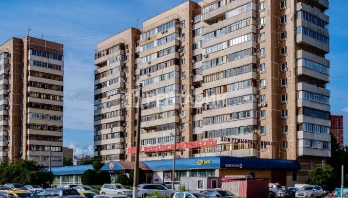 фасад дома, здание по адресу Московская обл, г Химки, пр-кт Мельникова, д 2/1