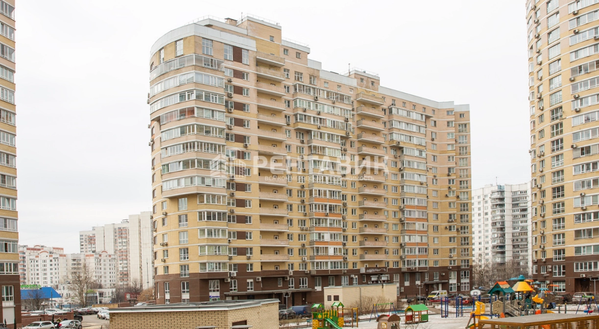 фасад дома, здание по адресу г Москва, ул Покрышкина, д 8 к 1