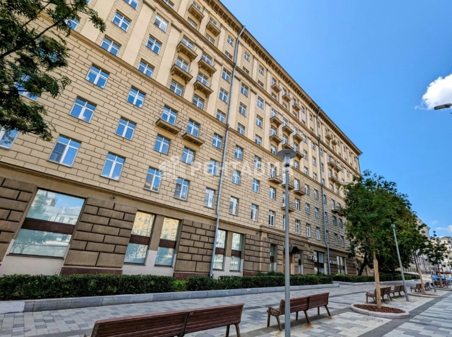 фасад дома, здание по адресу г Москва, ул Садовая-Самотёчная, д 12 к 1