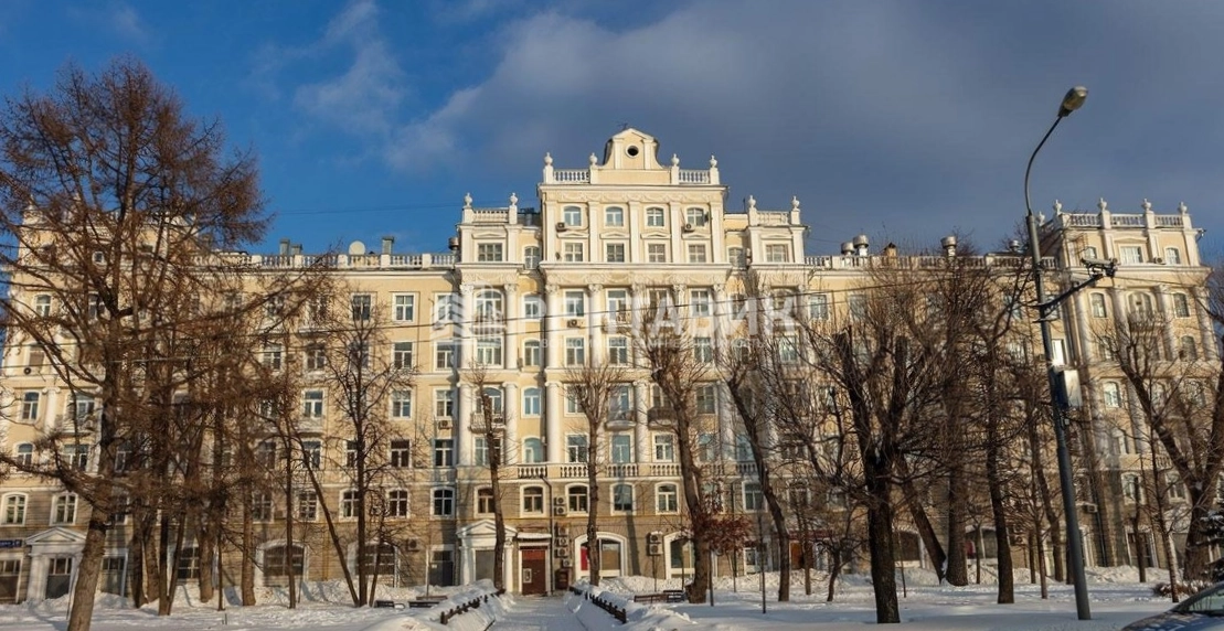 фасад дома, здание по адресу г Москва, Краснохолмская наб, д 11 стр 1