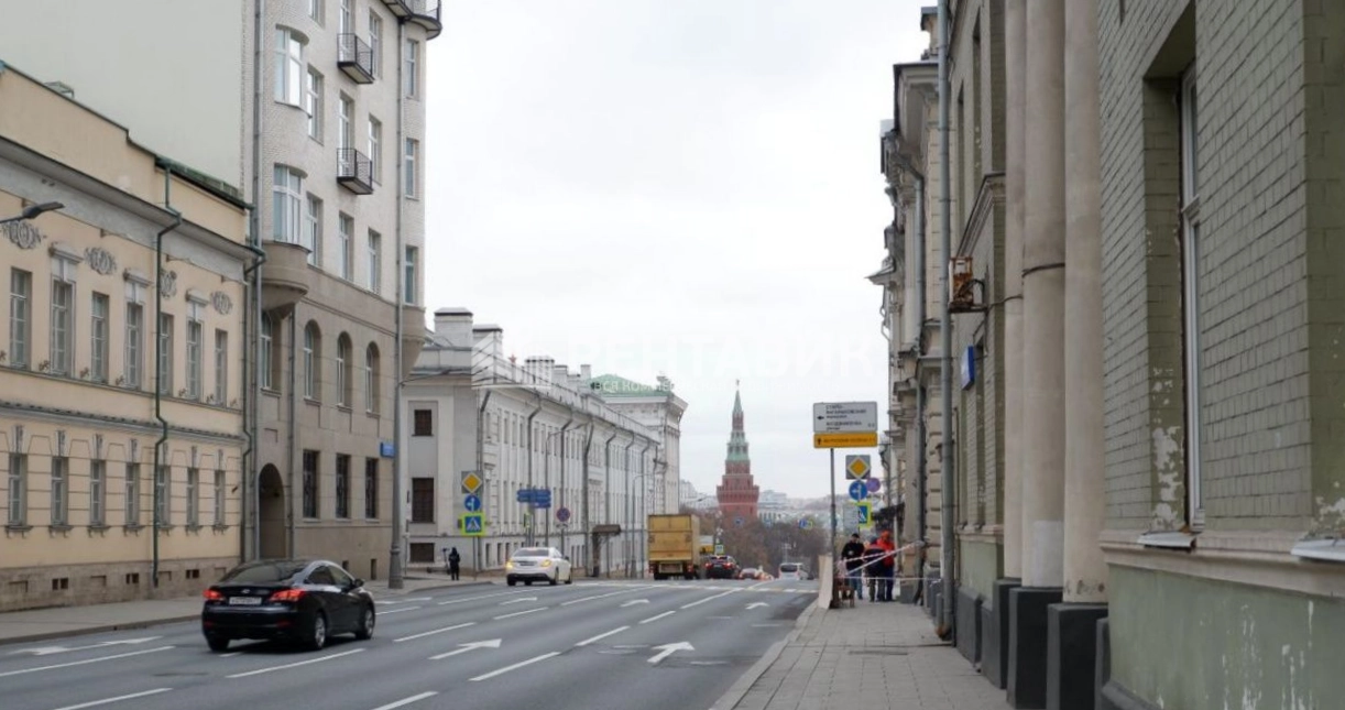 фасад дома, здание по адресу г Москва, ул Знаменка, д 13 стр 3