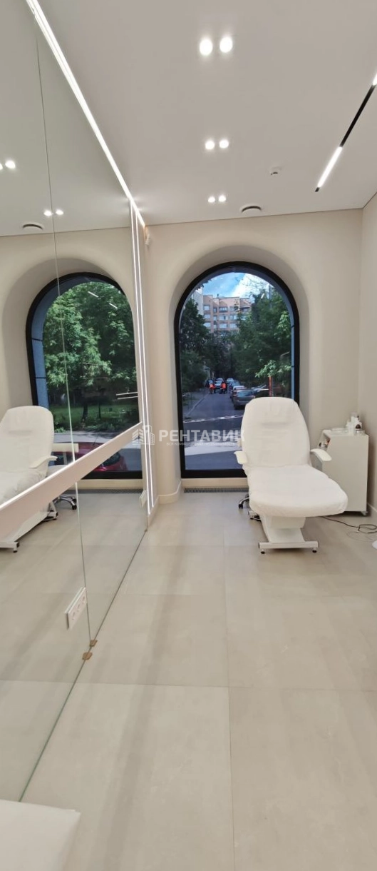 Помещение свободного назначения BUNIN площадью 104 квадратных метров
