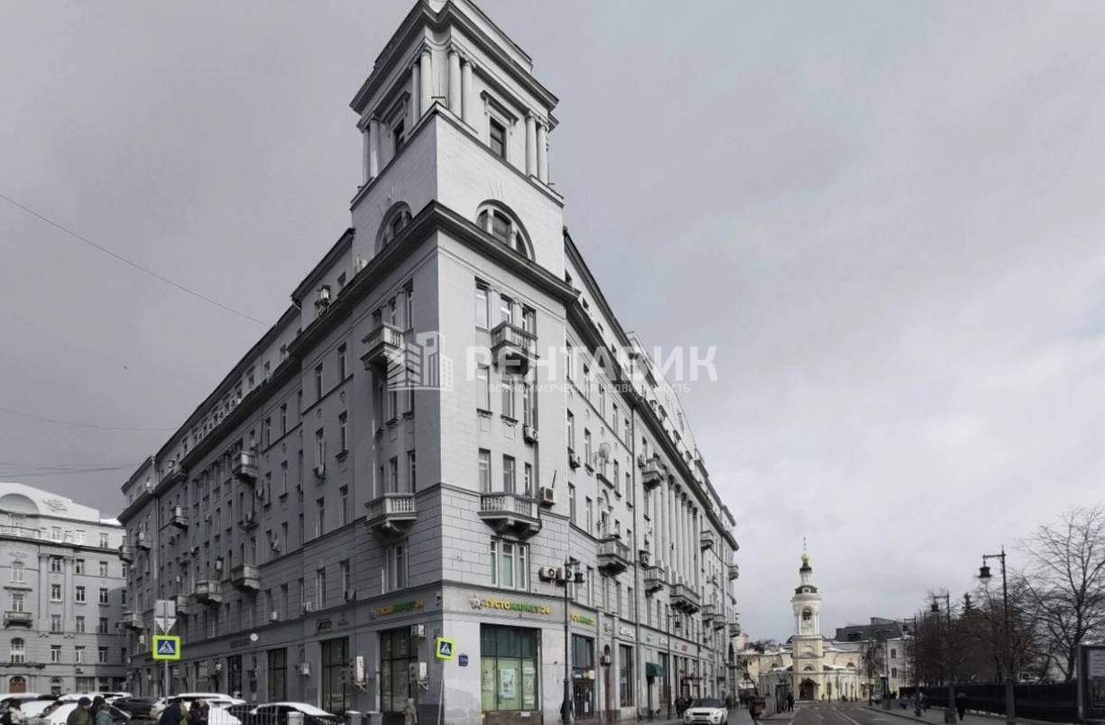фасад дома, здание по адресу г Москва, ул Солянка, д 1/2 стр 2