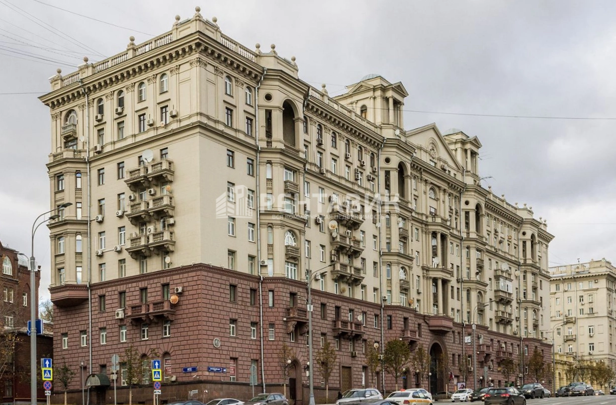 фасад дома, здание по адресу г Москва, ул Земляной Вал, д 46
