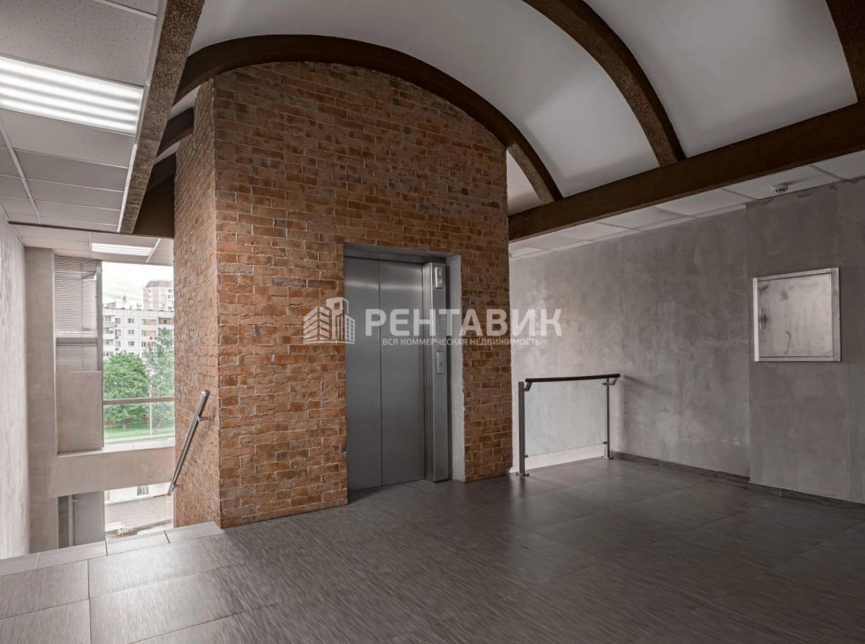 Здание целиком Линия площадью 11332 квадратных метров
