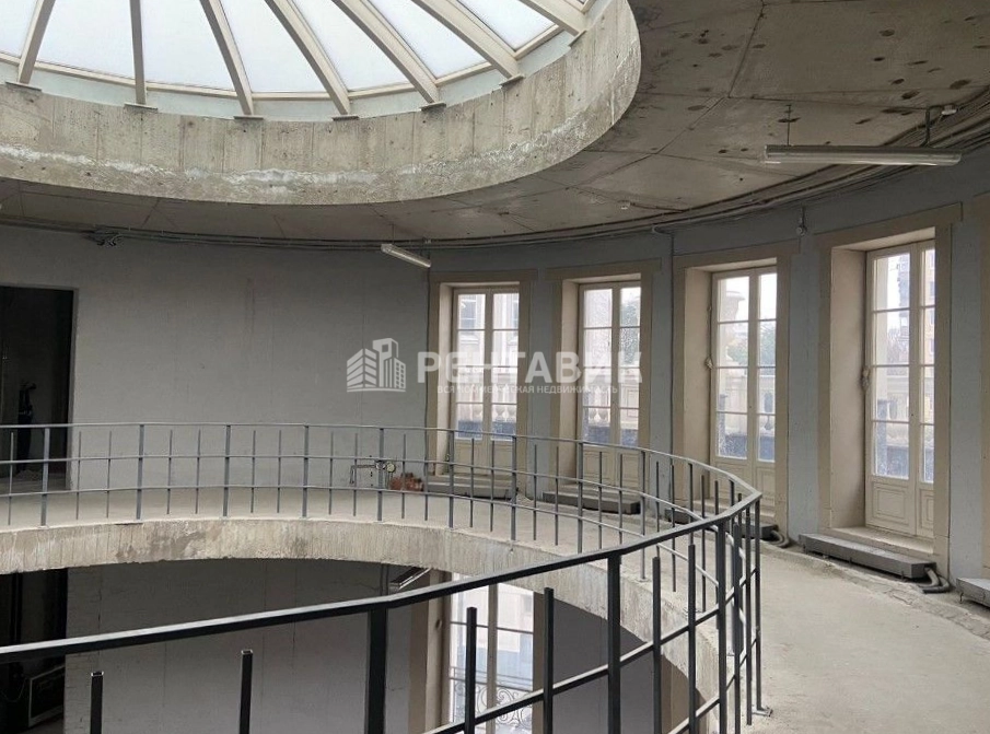 Здание целиком Villa Arbat площадью 3715 квадратных метров
