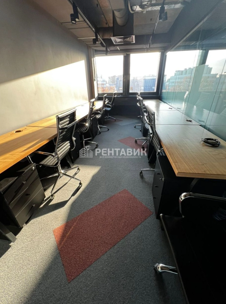 Офис Зубовский 17с1 площадью 1030 квадратных метров