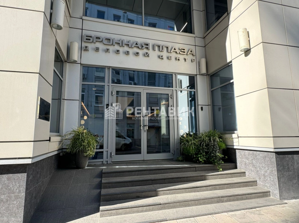 фасад дома, здание по адресу г Москва, ул Садовая-Кудринская, д 32 стр 1
