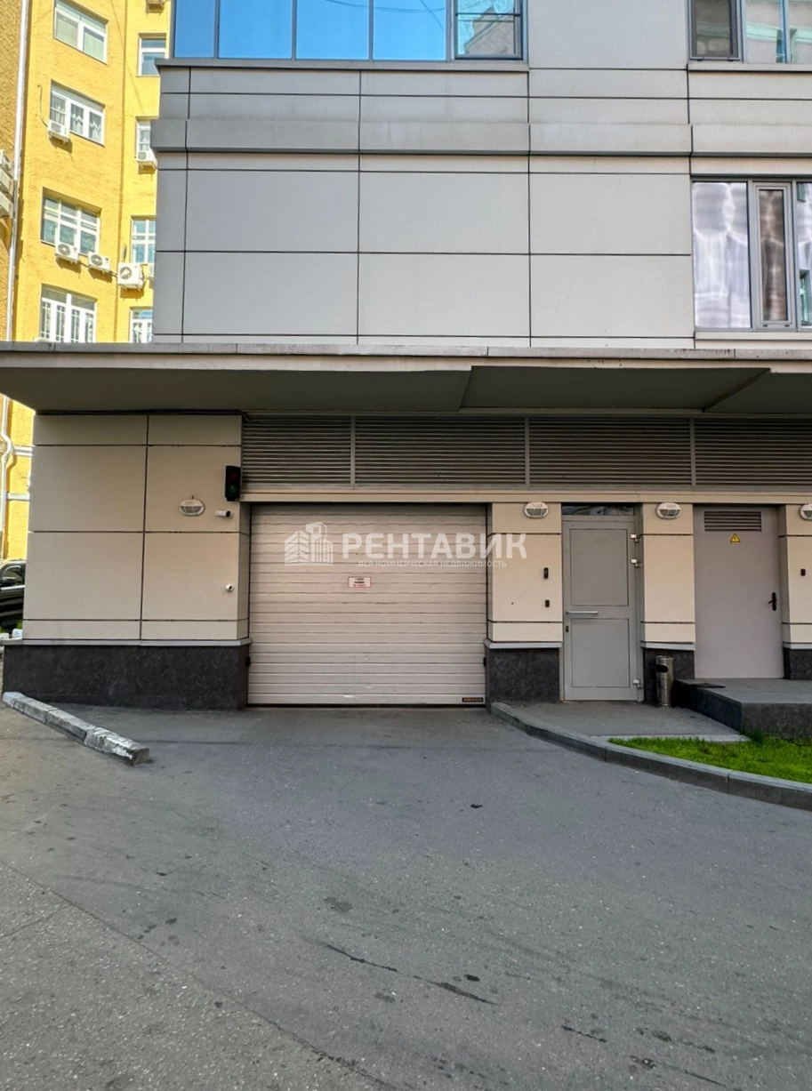 фасад дома, здание по адресу г Москва, ул Садовая-Кудринская, д 32 стр 1