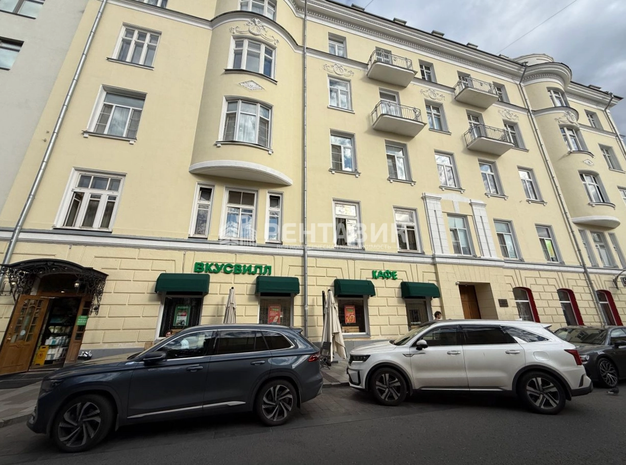 фасад дома, здание по адресу г Москва, Большой Кисловский пер, д 4 стр 1