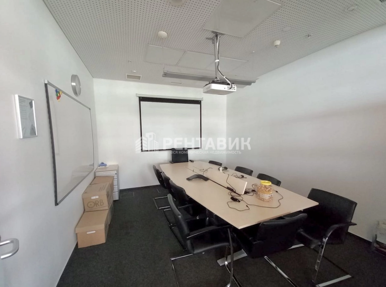 Офис Mercedes-Benz Plaza / Мерседес-Бенз Плаза площадью 7367 квадратных метров