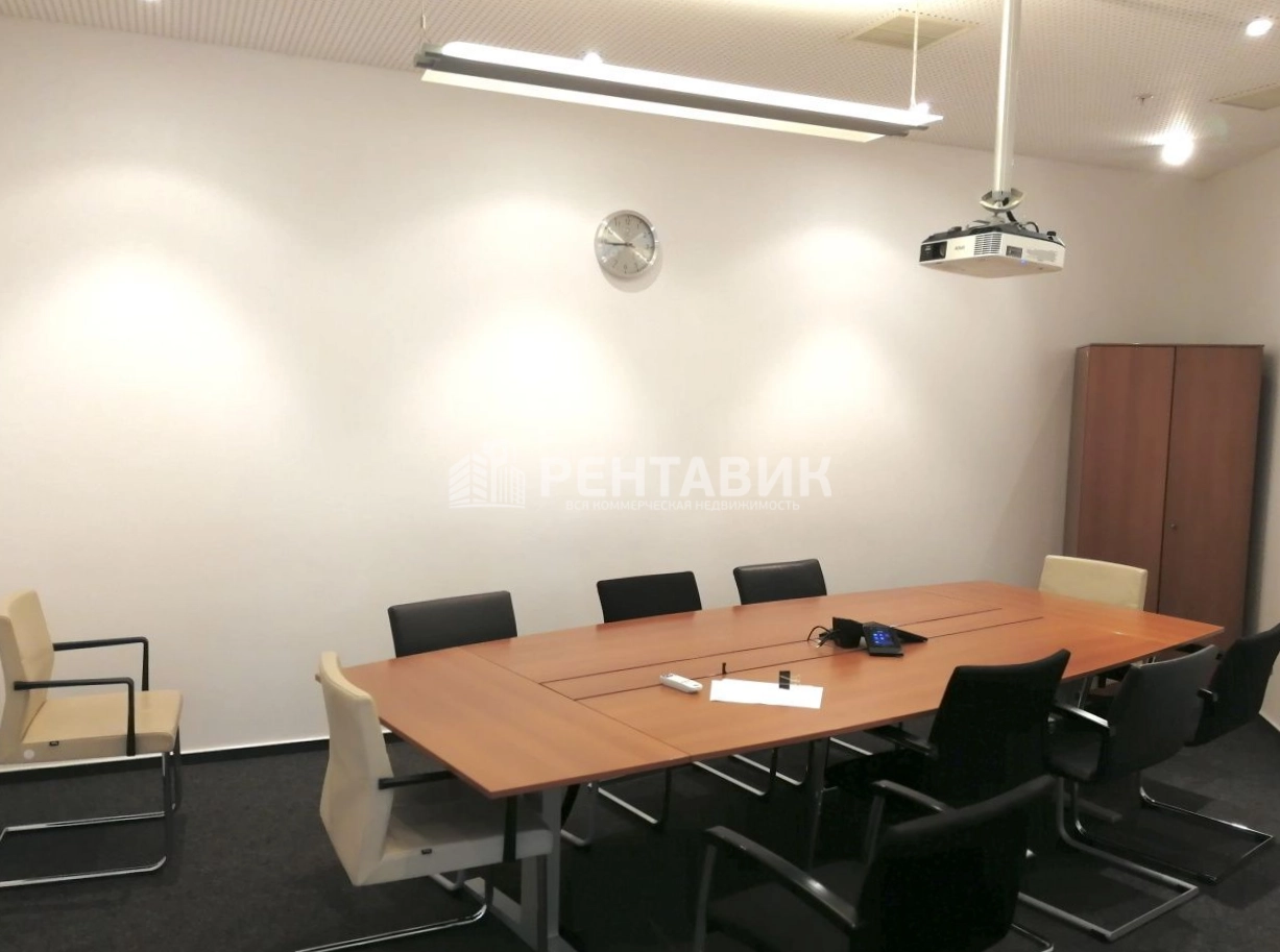 Офис Mercedes-Benz Plaza / Мерседес-Бенз Плаза площадью 7367 квадратных метров