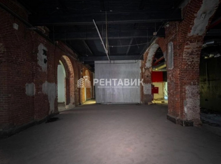 Торговая площадь Арсенал, Комсомола 2 площадью 2232 квадратных метров