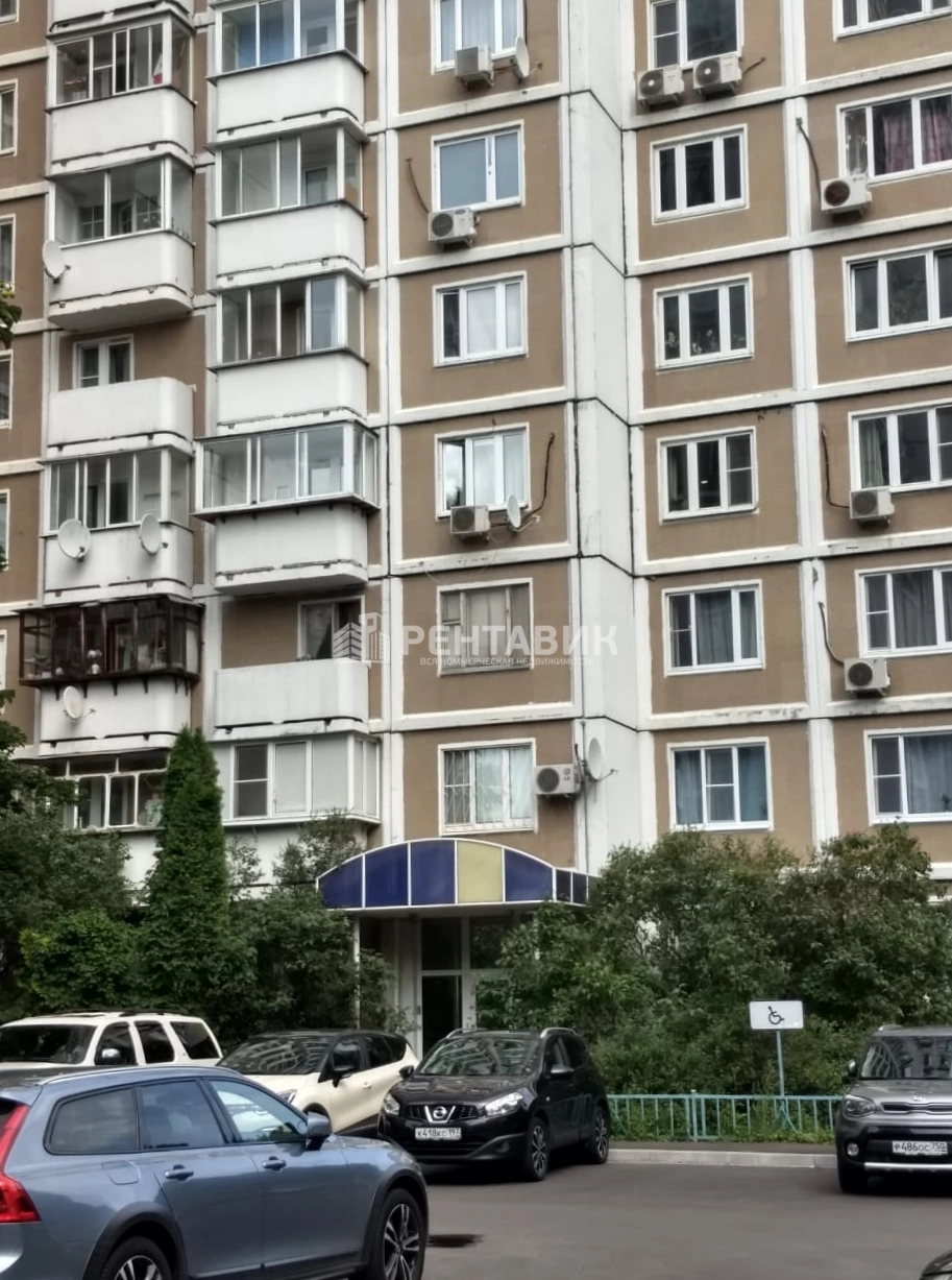 фасад дома, здание по адресу г Москва, ул Крылатские Холмы, д 30 к 8