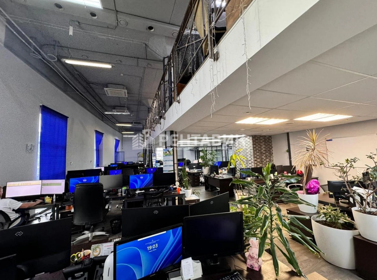 Офис W Plaza I площадью 436 квадратных метров