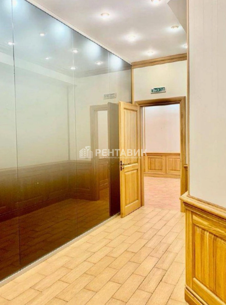 Офис Космонавтов 18к2 площадью 405.7 квадратных метров