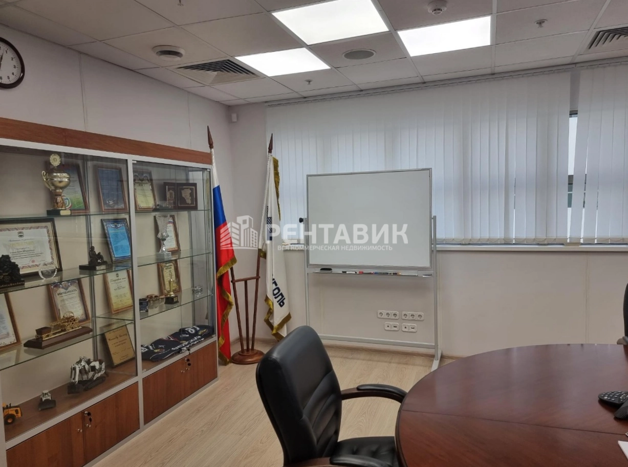 Здание целиком Петровский пассаж площадью 3145 квадратных метров
