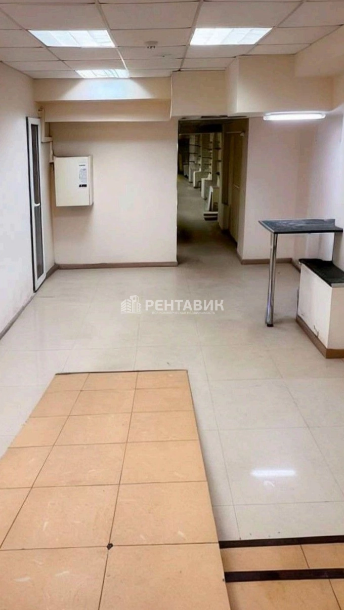 Торговая площадь Гвардейская 16 площадью 413 квадратных метров