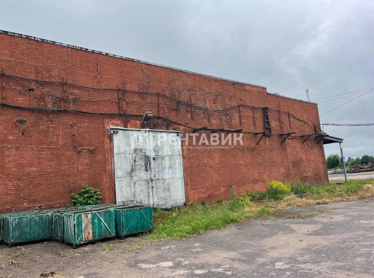Здание Пригородный, Вырицкое, 2 по адресу Ленинградская обл, Гатчинский р-н, поселок Пригородный, Вырицкое шоссе, д 2