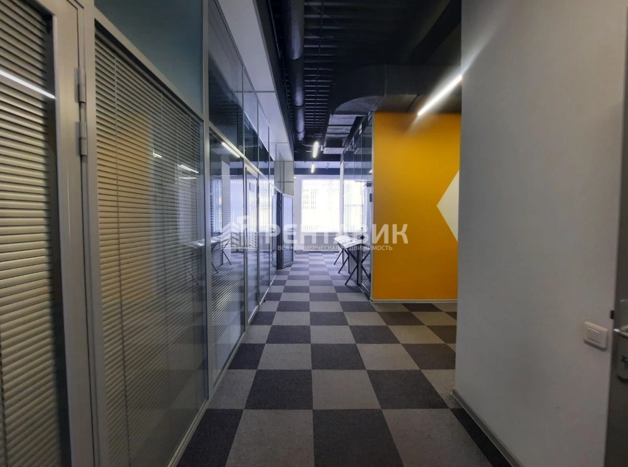 Офис Baker Plaza / Бейкер Плаза площадью 444 квадратных метров
