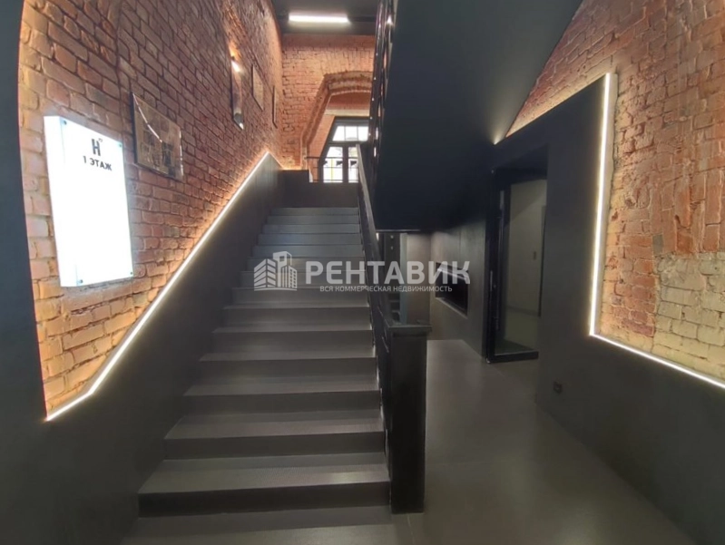Здание целиком Невский 72 площадью 1860 квадратных метров