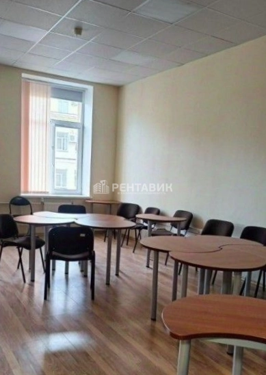 Офис Гайот площадью 497 квадратных метров