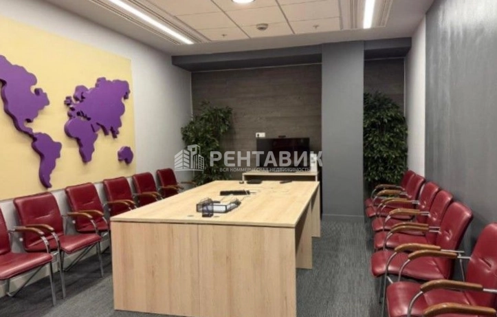 Офис Amber Plaza площадью 728 квадратных метров