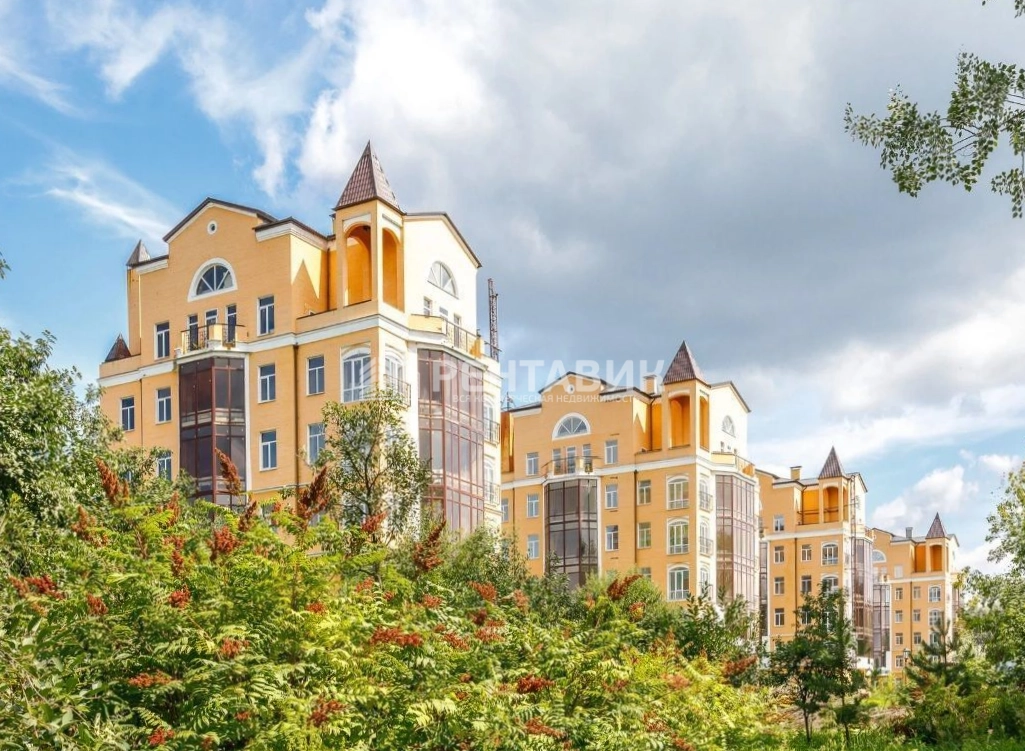 Здание целиком Креатово площадью 4500 квадратных метров
