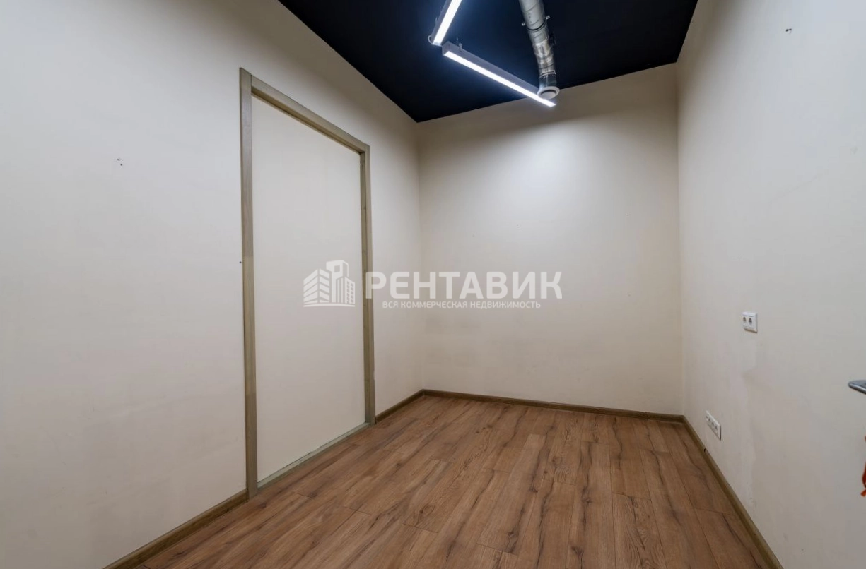 Помещение свободного назначения Smola площадью 341 квадратных метров
