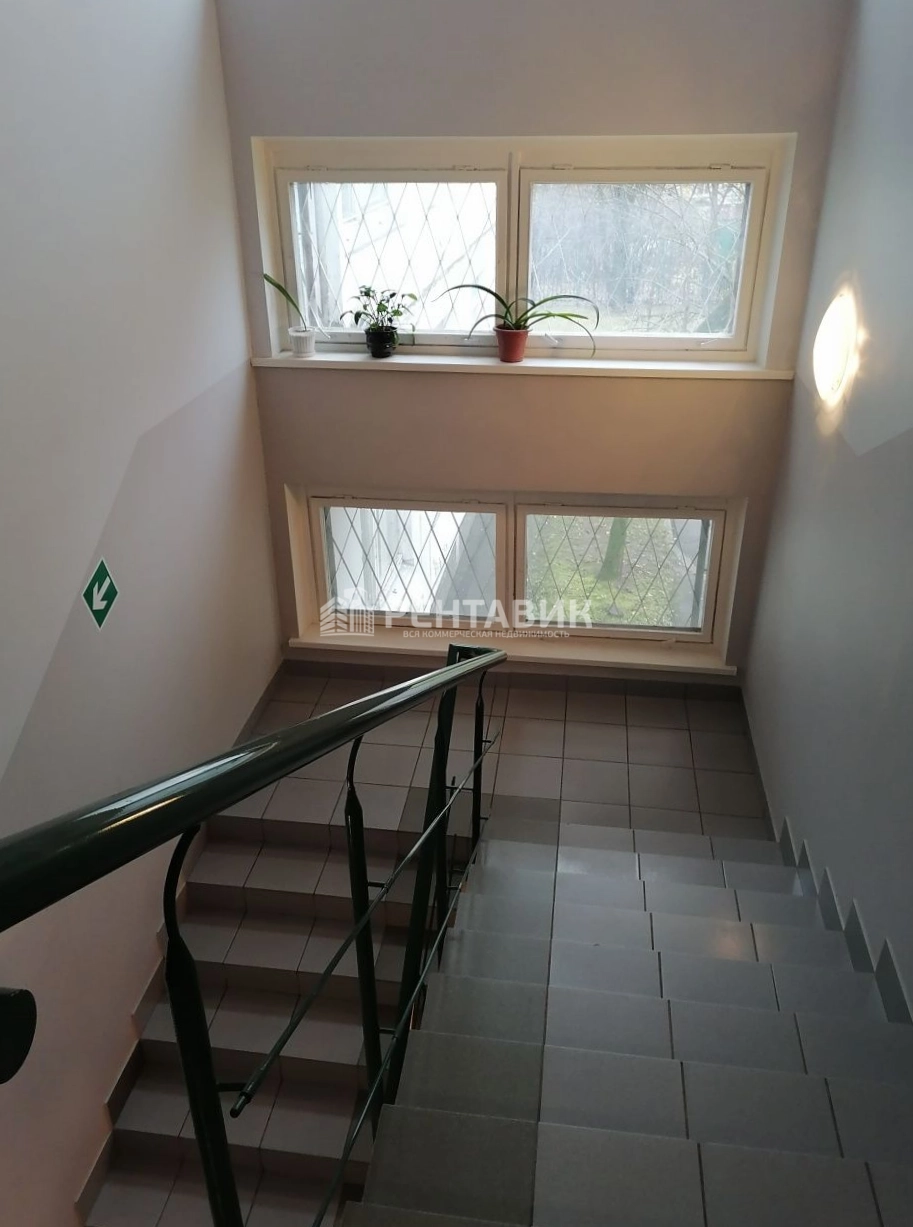 Здание целиком Новоясеневский, 13к2 площадью 2467.2 квадратных метров