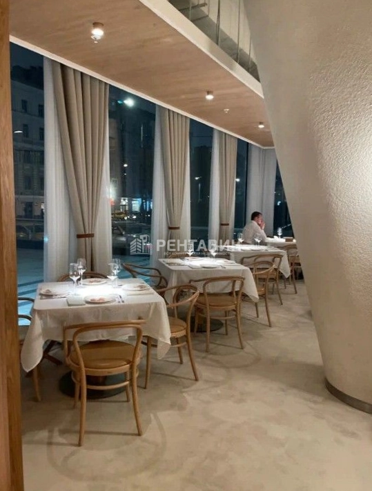 Торговая площадь Four Winds Plaza / Фо Виндс Плаза площадью 681 квадратных метров