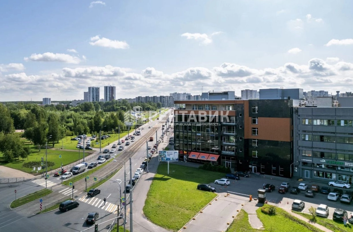 фасад дома, здание по адресу г Санкт-Петербург, шоссе Революции, д 69