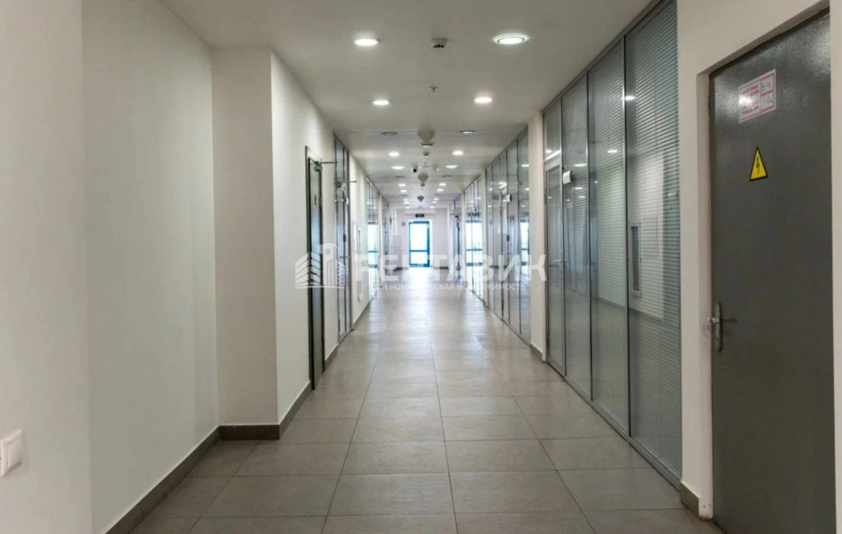 Офис SK Plaza площадью 2481 квадратных метров