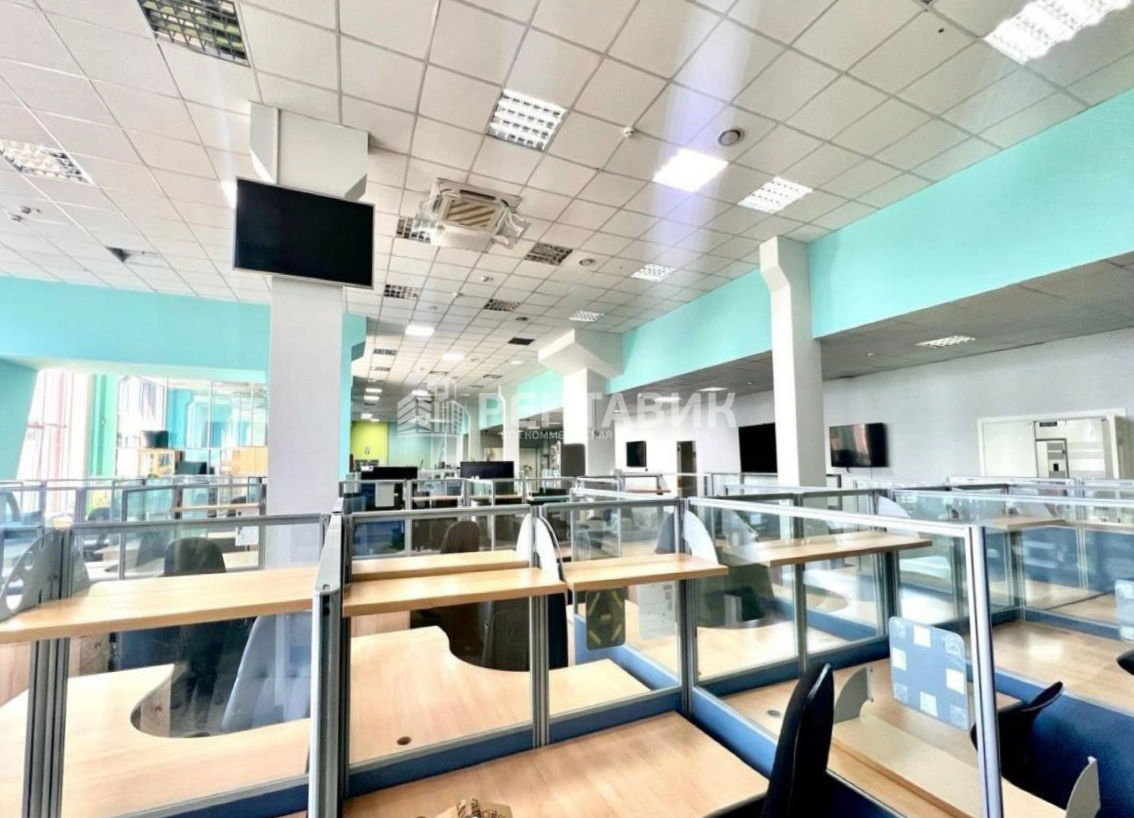 Офис Варшавская плаза площадью 3690 квадратных метров