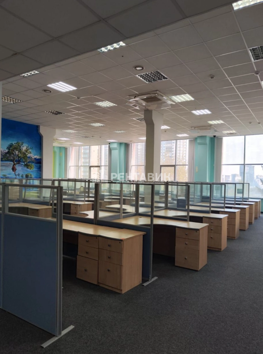 Офис Варшавская плаза площадью 3690 квадратных метров