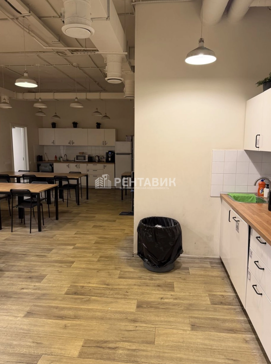 Помещение свободного назначения Юнит площадью 2574 квадратных метров