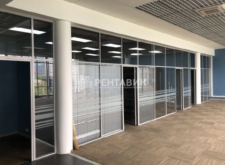 Офис W Plaza I площадью 297 квадратных метров