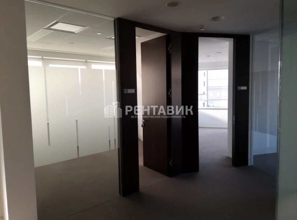 Офис Женевский дом площадью 1022 квадратных метров