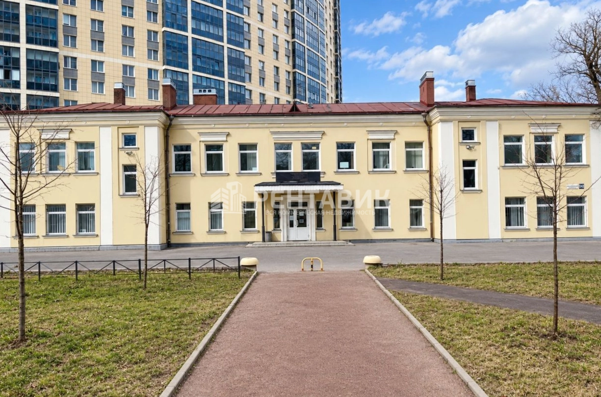 фасад дома, здание по адресу г Санкт-Петербург, пр-кт Обуховской Обороны, д 112