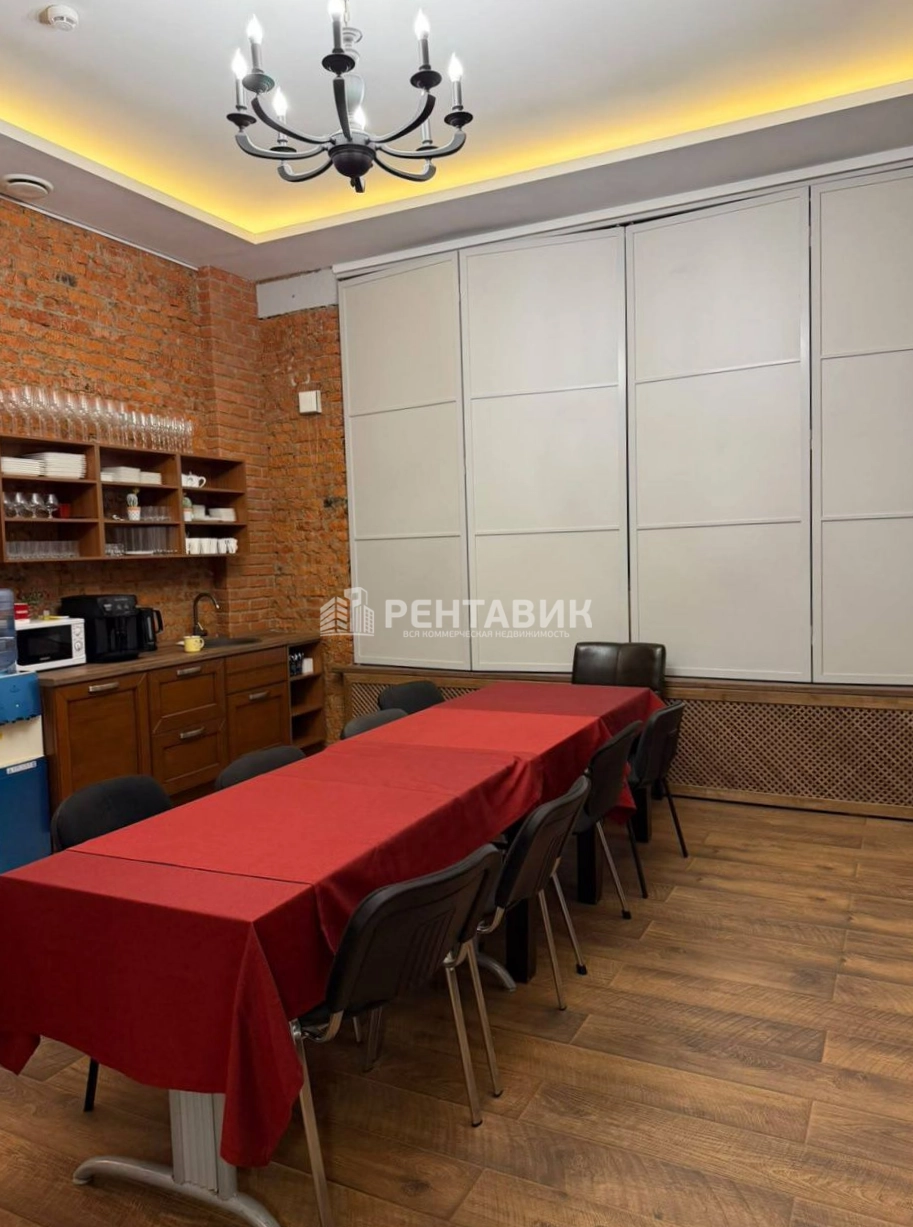 Помещение свободного назначения Мишина, 35 площадью 218.7 квадратных метров