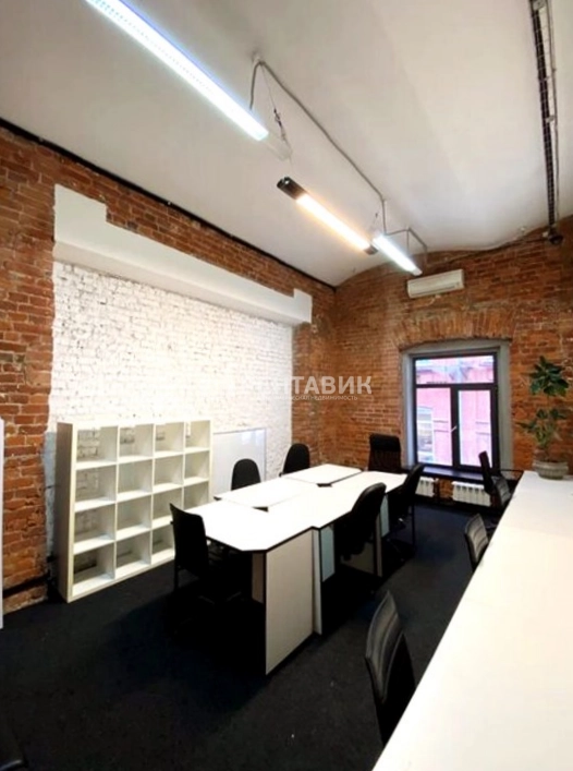 Офис Красный Октябрь, Берсеневская, 6с2 площадью 235 квадратных метров