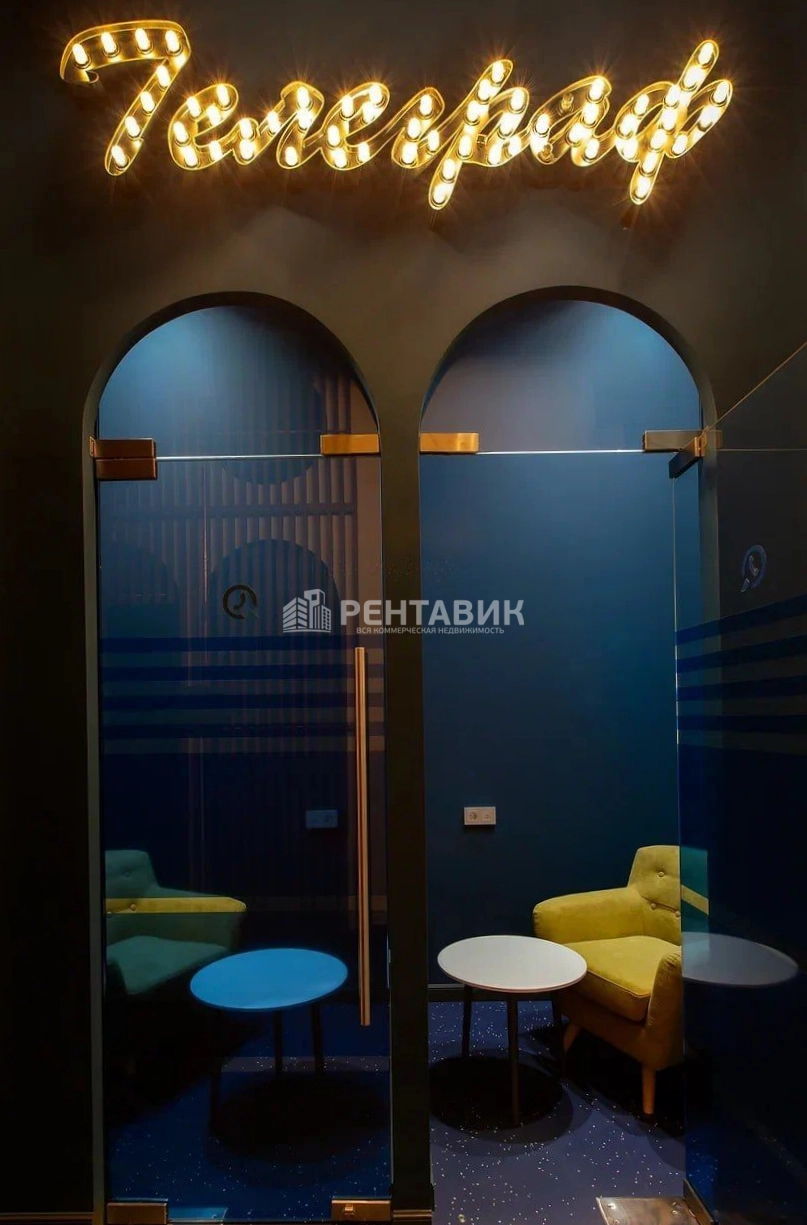 Офис Poklonka Place / Поклонка Плейс площадью 1325.85 квадратных метров