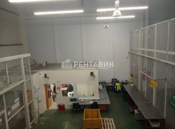 Склад Кулон Билдинг площадью 1300 квадратных метров
