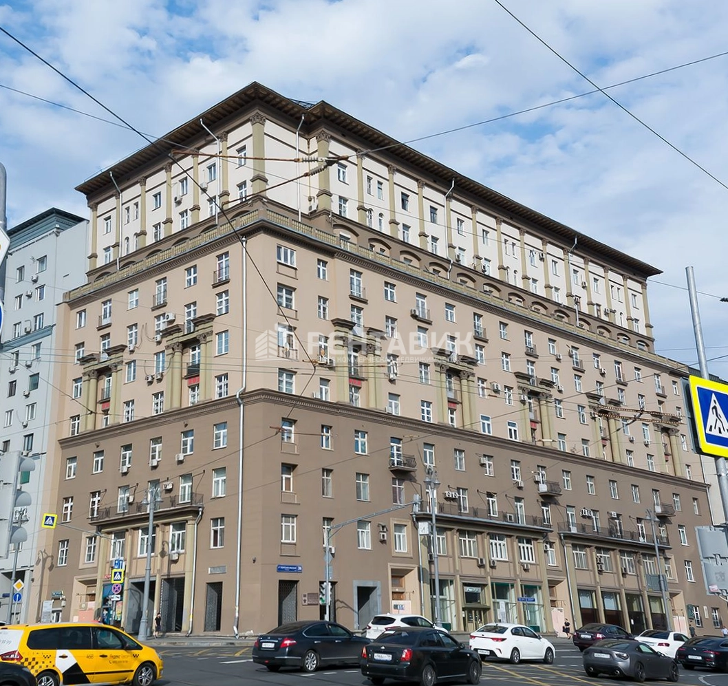 фасад дома, здание по адресу г Москва, ул 1-я Тверская-Ямская, д 36 стр 1