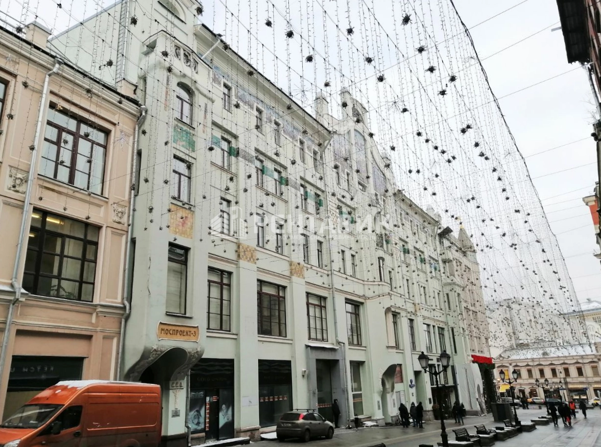 фасад дома, здание по адресу г Москва, ул Кузнецкий Мост, д 3