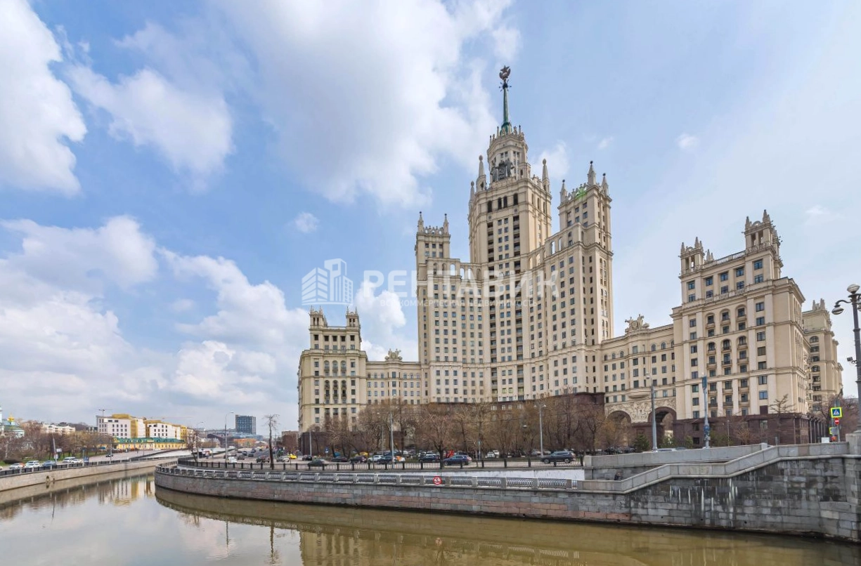 фасад дома, здание по адресу г Москва, Котельническая наб, д 1/15