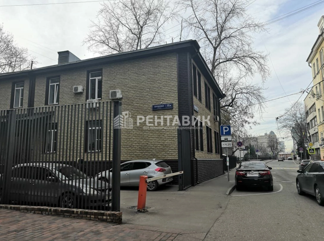 фасад дома, здание по адресу г Москва, ул Бурденко, д 11А стр 1