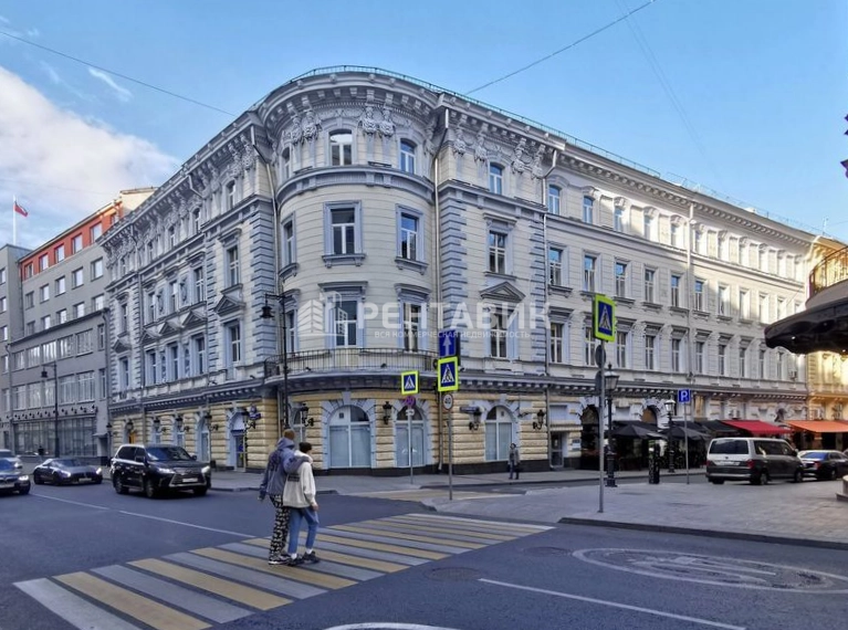 фасад дома, здание по адресу г Москва, ул Петровка, д 20/1