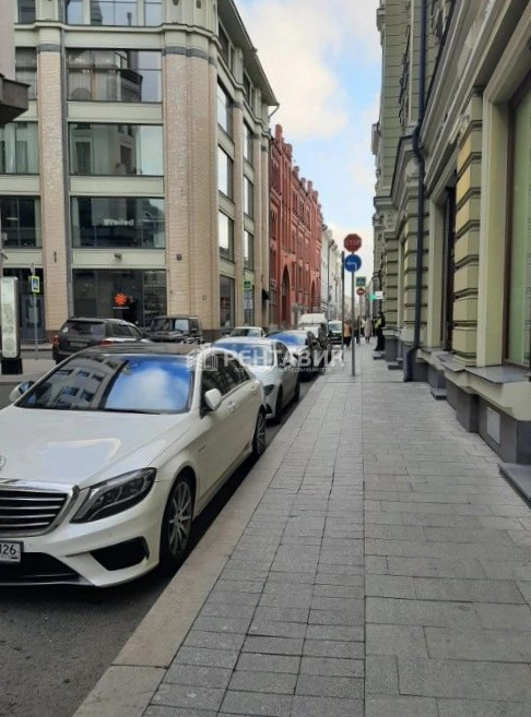 фасад дома, здание по адресу г Москва, ул Никольская, д 10/2 стр 2Б